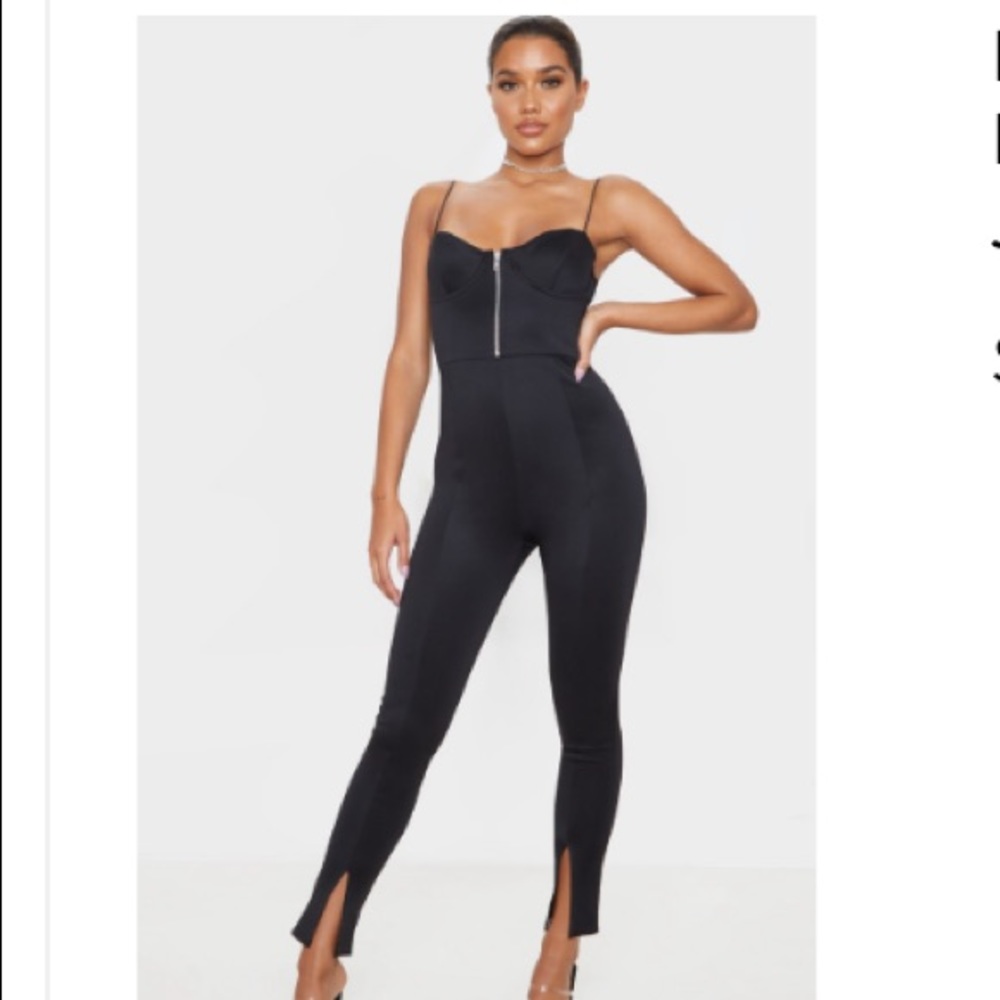 Black Corset Zip up/Split Jumper PrettyLittleThing